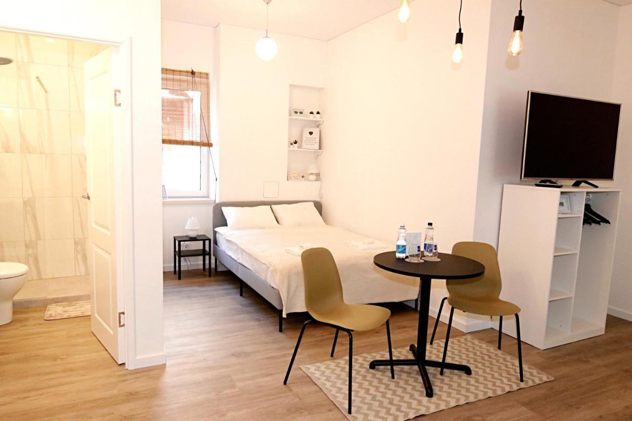 Minimalist Studio Old Town Apartments By Hostlovers Kaunas Buitenkant foto