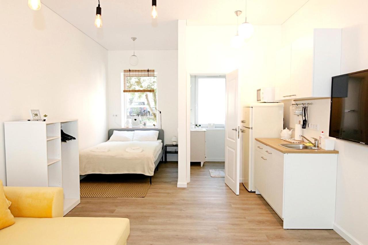 Minimalist Studio Old Town Apartments By Hostlovers Kaunas Buitenkant foto