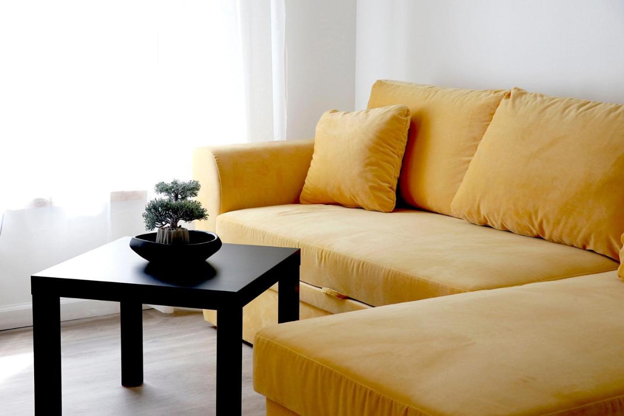 Minimalist Studio Old Town Apartments By Hostlovers Kaunas Buitenkant foto