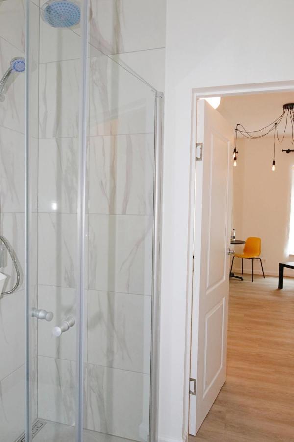 Minimalist Studio Old Town Apartments By Hostlovers Kaunas Buitenkant foto