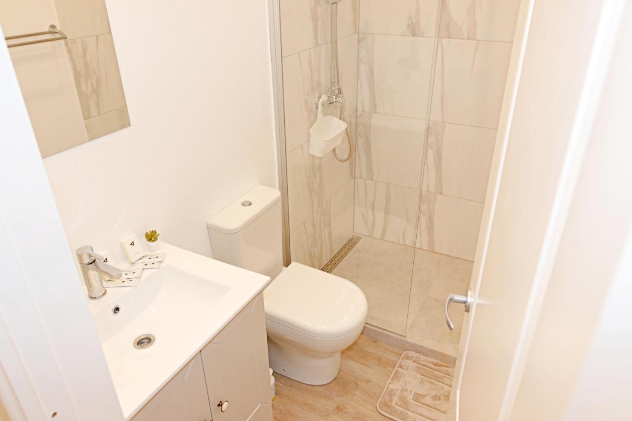 Minimalist Studio Old Town Apartments By Hostlovers Kaunas Buitenkant foto